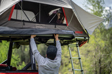 Load image into Gallery viewer, Yakima Overhaul HD Crossbar Set Silverado
